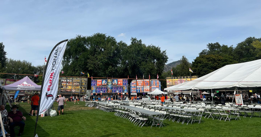<who> Photo Credit: Ribfest Facebook