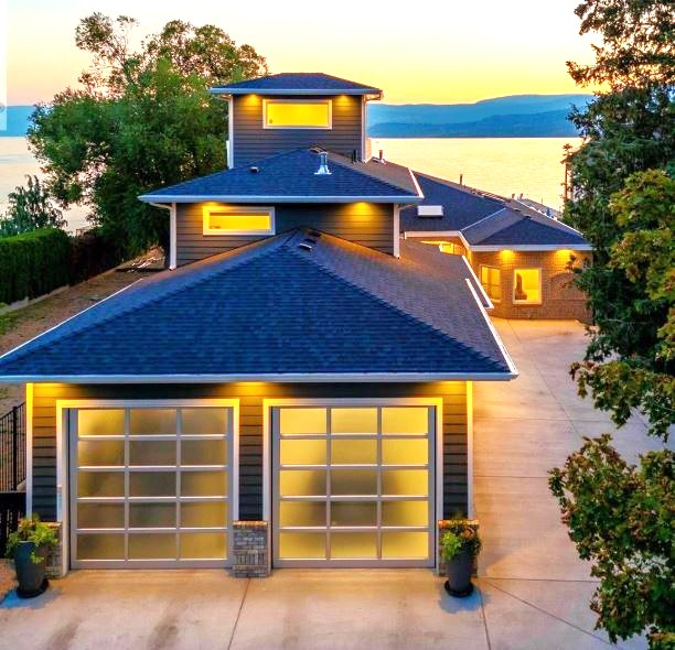 <who>Photo credit: Realtor.ca</who>This five-bedroom, five-bathroom waterfront house on Kelowna's Lakeshore Road is listed for sale for $5.65 million and sits on a half-acre lot.