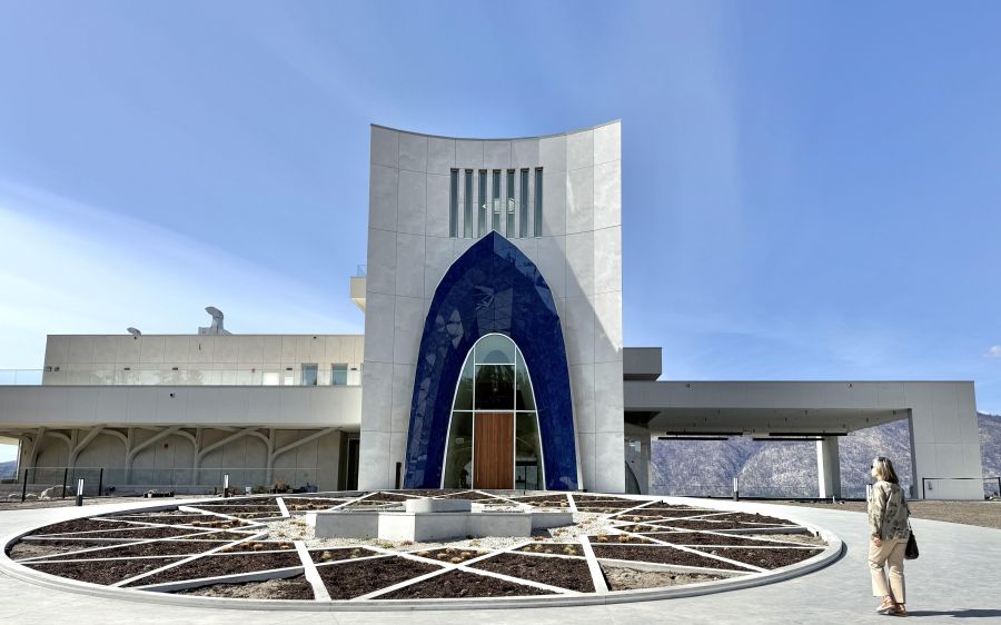 </who>A final look.