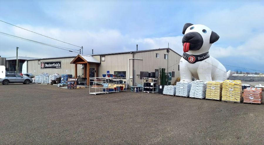 </who>The Buckerfield's in Vernon is in the former BC Tree Fruits' Growers Supply Co. building at 1200 Waddington Drive just off Highway 6.