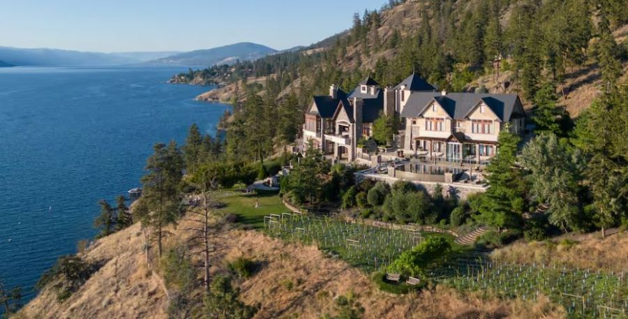 <who>Photo credits: Airbnb</who>Chateau Okanagan is set on 44 acres on the lake just north Knox Mountain Park.