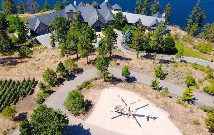 </who>The helipad at Chateau Okanagan.