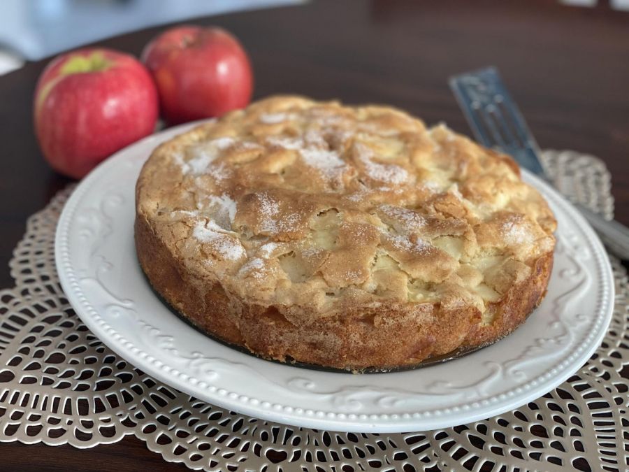 </who>So is the recipe for Grandma Crewson's apple cake.