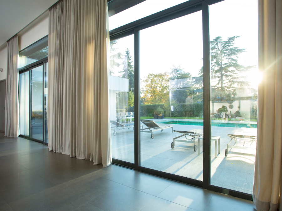 <who>Photo Credit: Budget Blinds</who>