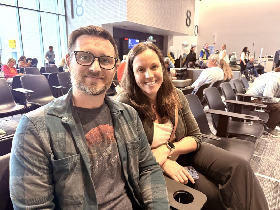 </who>Dustin Etheridge and Erin Kelly were catching the Kelowna to Ottawa flight.