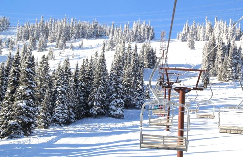 <who>Photo credit: Colliers</who>Powder King is served by three ski lifts.