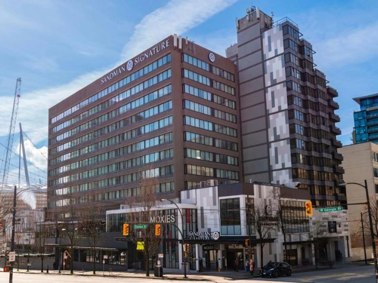 <who>Photo credit: Booking.com</who>The Sandman Signature Hotel on Vancouver's West Georgia Street has GreenStep's previous Pathways sustainable certification, not the new Global Sustainable Tourism Council certification. The Sandman is listed on Booking.com with the GreenStep Sustainable Tourism certification.