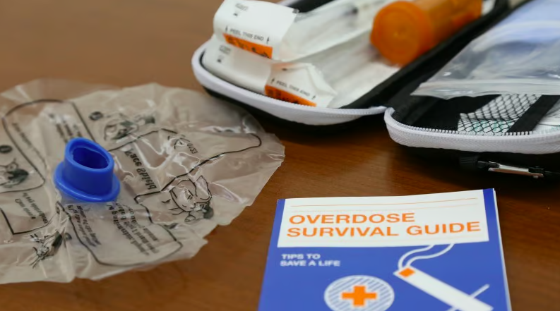 <who>Photo credit: Kelownanow</who>Naloxone kit