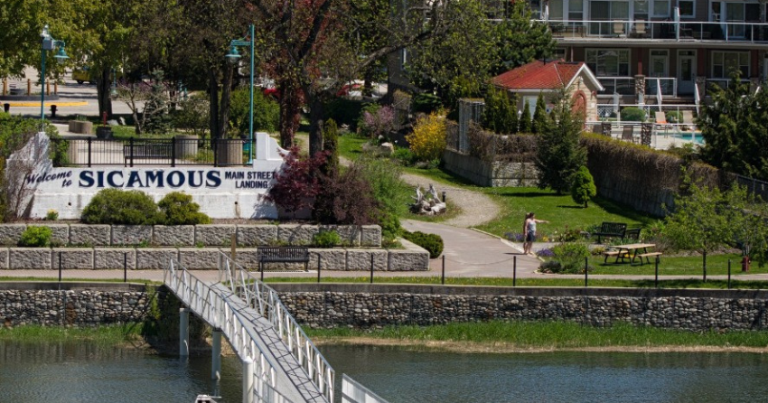 <who> Photo Credit: District of Sicamous