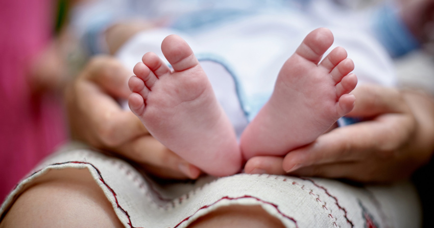 <who> Photo credit: 123RF </who> A file image showing a wee baby's feet.