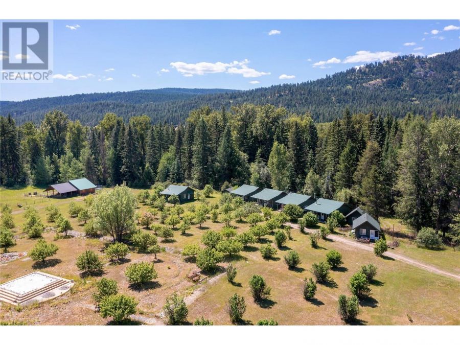 <who>Photo credits for all property pictures Realtor.ca and EXP Realty</who>Cabins on the property.