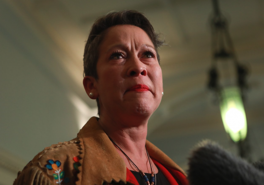 <who> Photo credit: Canadian Press</who>Melanie Mark