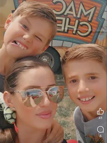 <who>Photo Credit: GoFundMe</who>Layna Brown with twin sons Dominic and Tristan Dyck.