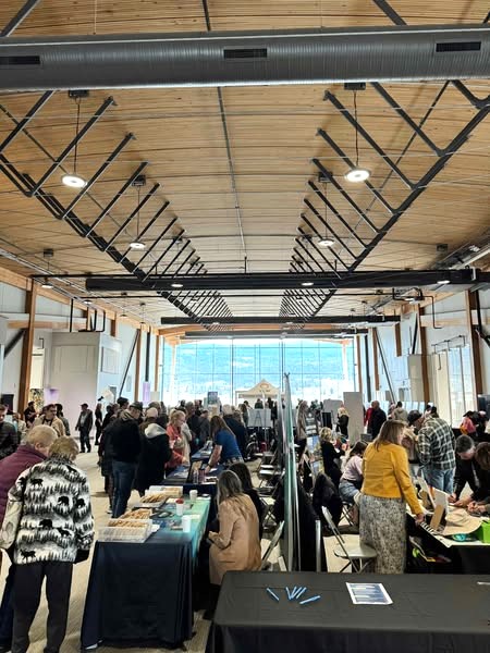 </who>About 2,000 people attend the Fall Travel Show every year.