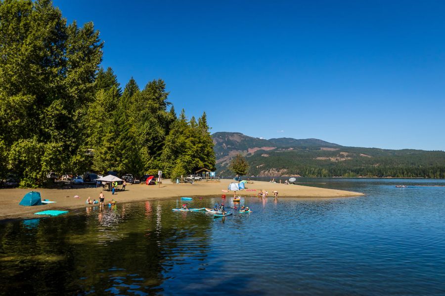<who>Photo Credit: Lake Park Society</who>The beach at Cumberland Lake Park Campground.