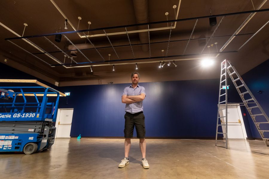 <who>Photo Credit: Gord Goble</who> David Spriggs at the Penticton Art Gallery