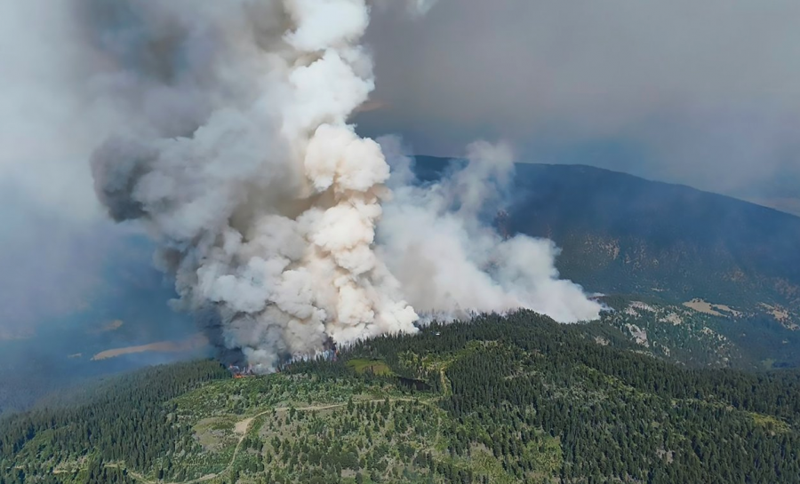 <who> Photo credit: Canadian Press/BCWS </who> The Shetland Creek wildfire burning out of control near Spences Bridge.