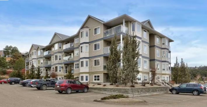 </who>A two-bedroom, one-bathroom, 882-square-foot condominium in this building on Hugh Allan Drive is listed for sale for $385,000, which is a little more than the $375,000 benchmark selling price of a typical condo in Kamloops in December.