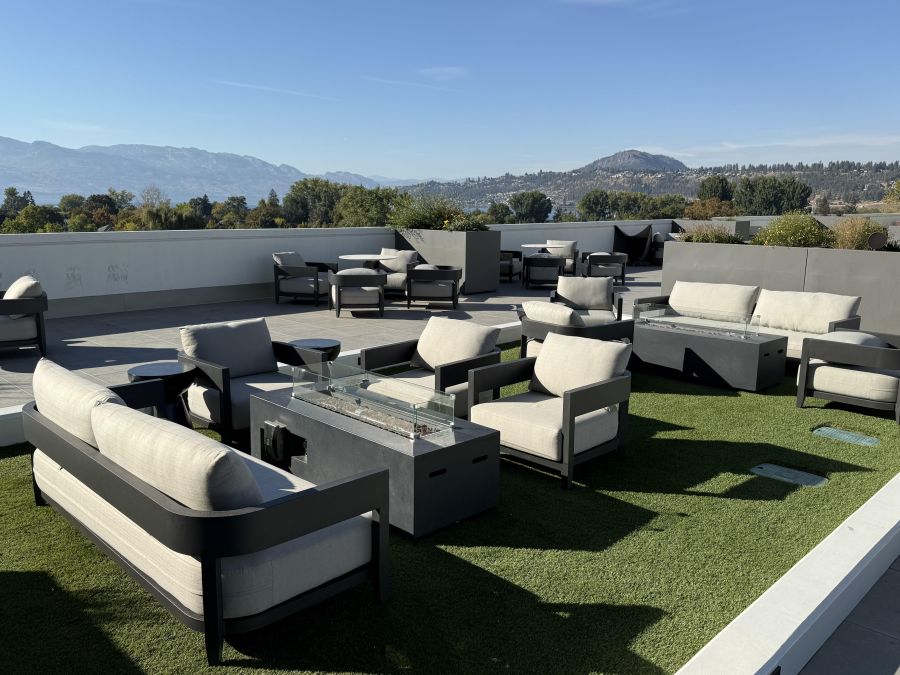 </who>The outdoor lounge on the 6th floor amenities area.