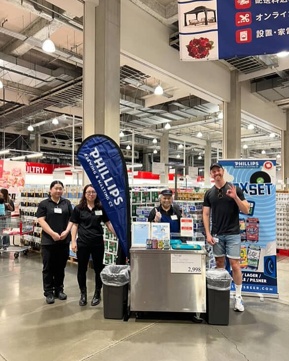 <who>Photo Credit: Phillips Brewing</who>The Boxset Mixed Pack from Phillips is available at Costco in Japan!