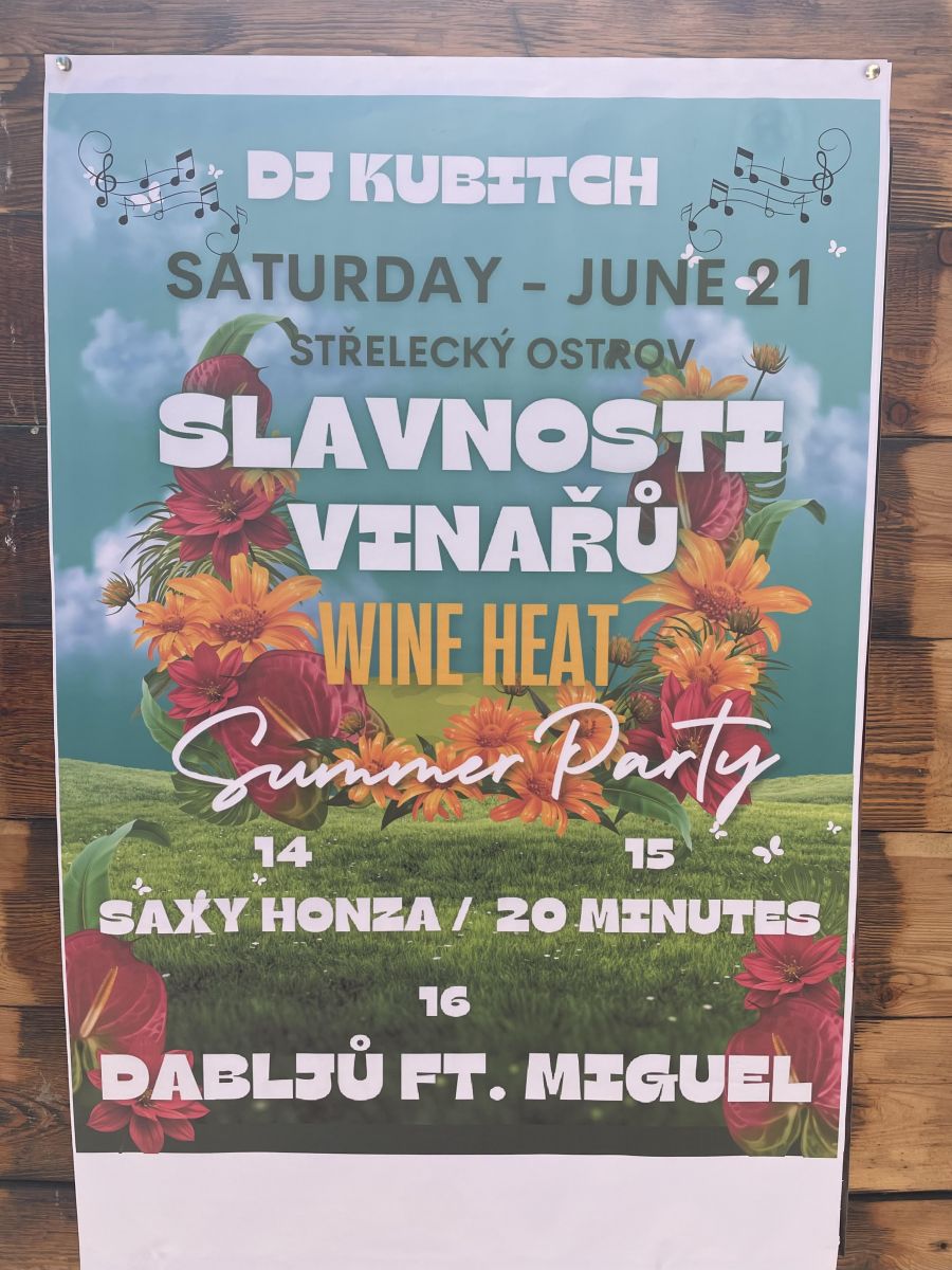 </who>The sandwich board sign that lured us to the Jak Vino wine festival.