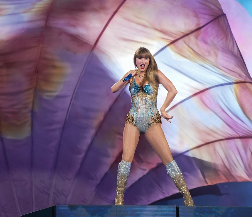 <who> Photo credit: Canadian Press </who> Taylor Swift.