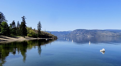 Kelowna weather: Hot and sunny, slight risk of thunderstorms later on?