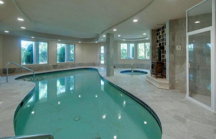 <who>Photo Credit: Remax