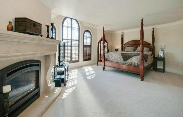 <who>Photo Credit: Remax